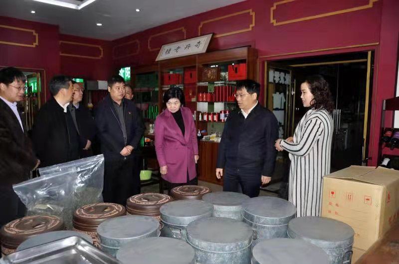 王新會到信陽國際茶城調(diào)研時強(qiáng)調(diào)：盤活市場 加強(qiáng)管理