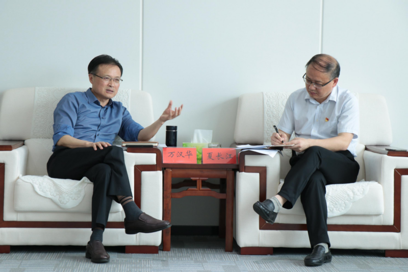 市委黨史學(xué)習(xí)教育調(diào)研指導(dǎo)組夏長江一行深入信陽華信投資集團(tuán)調(diào)研座談